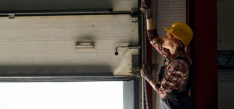 Addressing Common Garage Door Stoppage Issues in Buenaventura Lakes, FL